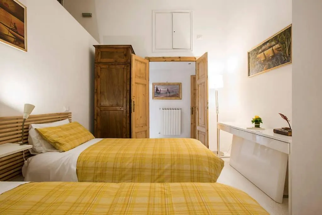 Treasurerome Opera Residence Apartment