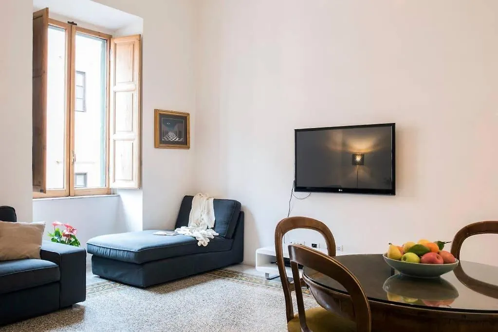 Treasurerome Opera Residence Apartment